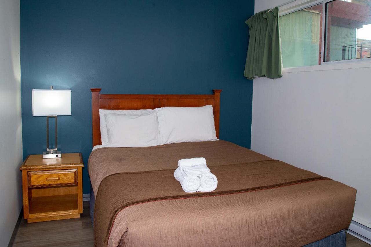 Spanish Villa Resort Penticton Buitenkant foto
