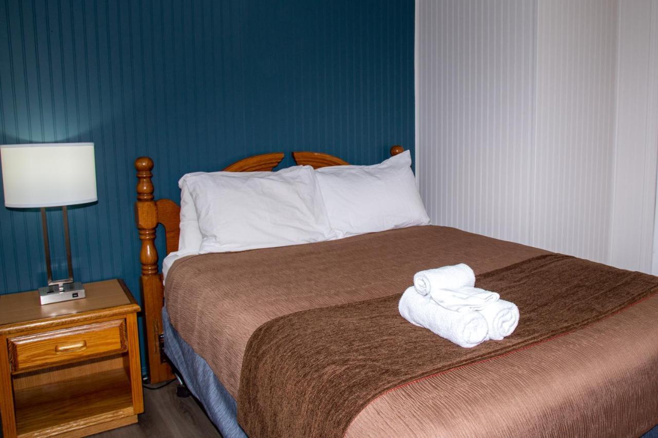 Spanish Villa Resort Penticton Buitenkant foto