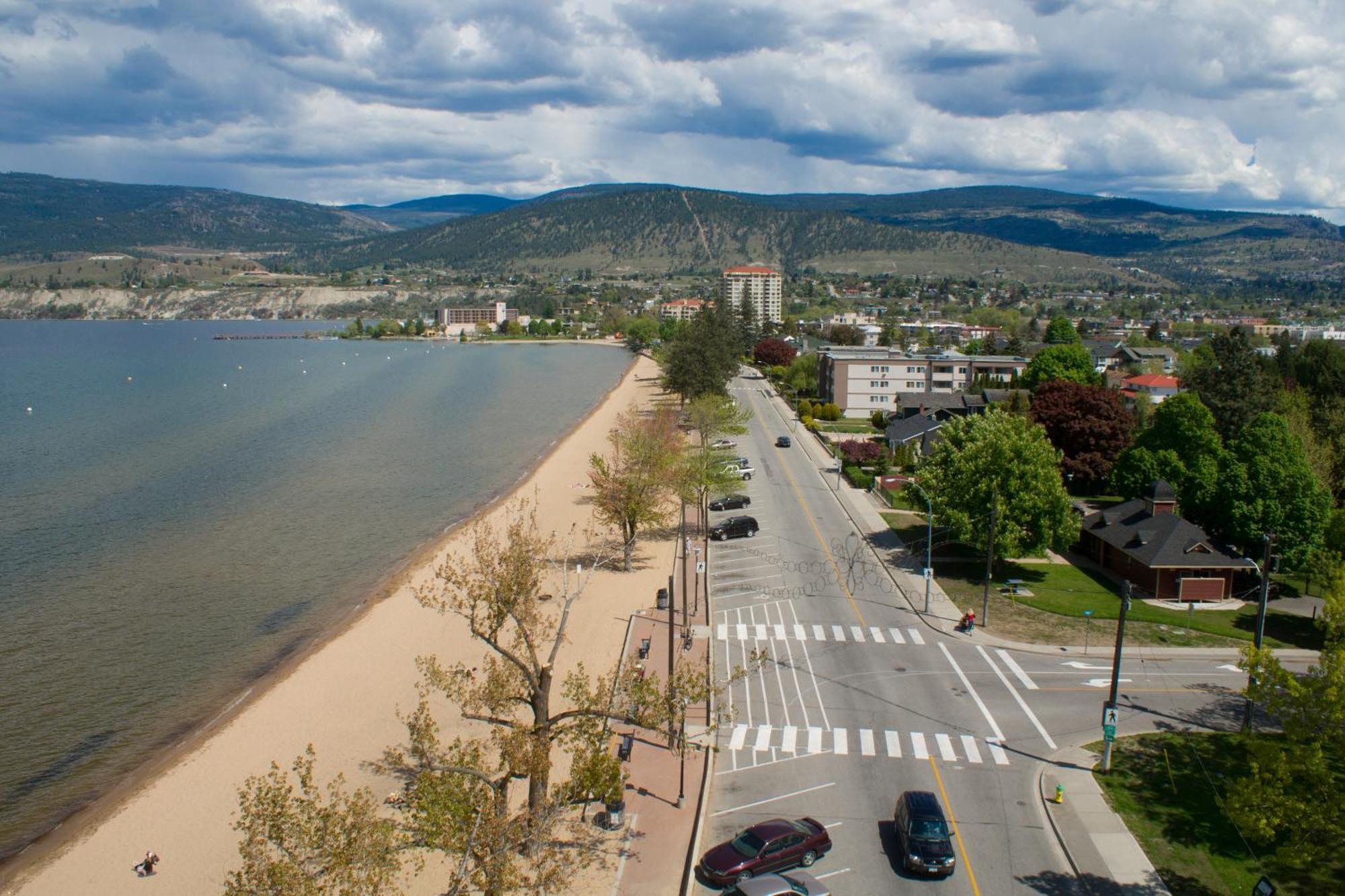 Spanish Villa Resort Penticton Buitenkant foto